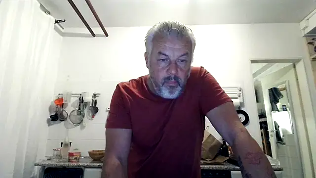 Snapshot of Berg_Boy chatting on 09/20/25, 04:28 Berg Boy online show from 09/20/25, 04:28
