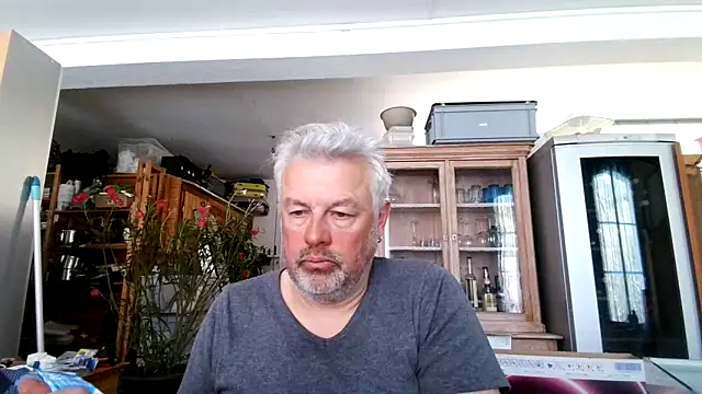 Snapshot of Berg_Boy chatting on 03/11/25, 11:23 Berg Boy online show from 03/11/25, 11:23