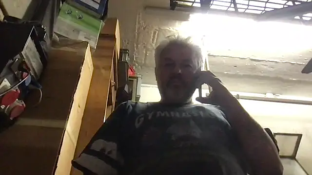 Snapshot of Berg_Boy chatting on 09/19/25, 09:35 Berg Boy online show from 09/19/25, 09:35