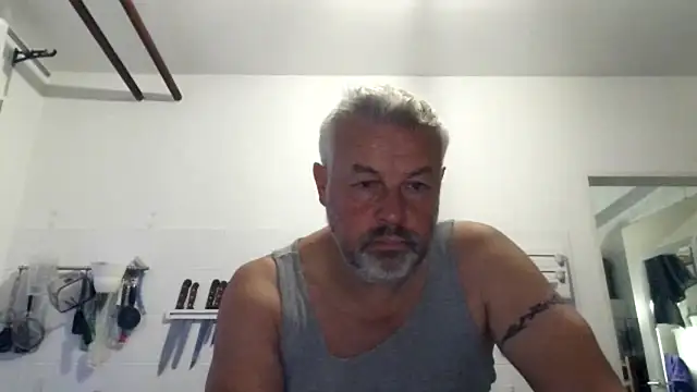 Snapshot of Berg_Boy chatting on 09/26/25, 05:14 Berg Boy online show from 09/26/25, 05:14