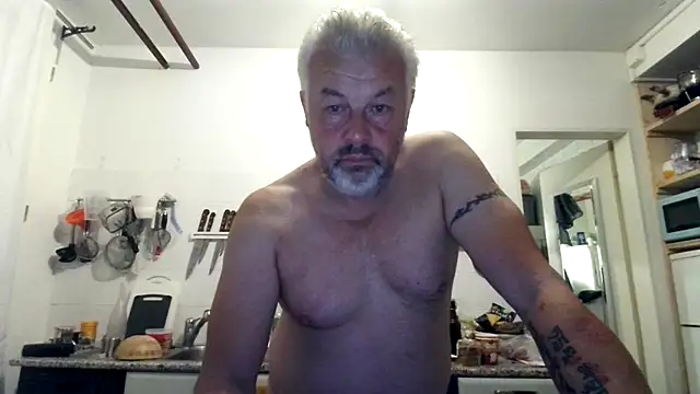 Snapshot of Berg_Boy chatting on 09/12/25, 03:17 Berg Boy online show from 09/12/25, 03:17