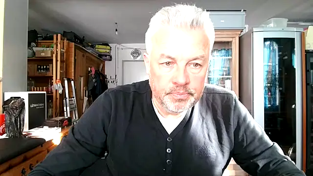 Snapshot of Berg_Boy chatting on 03/20/25, 03:25 Berg Boy online show from 03/20/25, 03:25