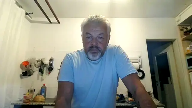 Snapshot of Berg_Boy chatting on 09/23/25, 03:57 Berg Boy online show from 09/23/25, 03:57