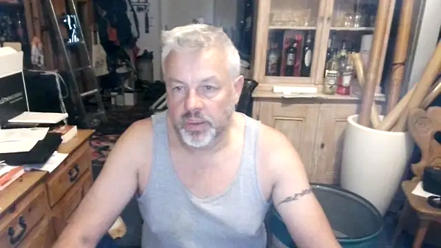 Snapshot of Berg_Boy chatting on 09/26/25, 10:05 Berg Boy online show from 09/26/25, 10:05