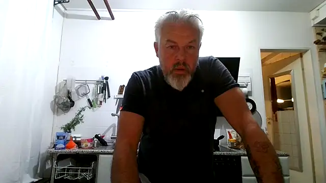 Berg Boy online show from 04/24/26, 03:52