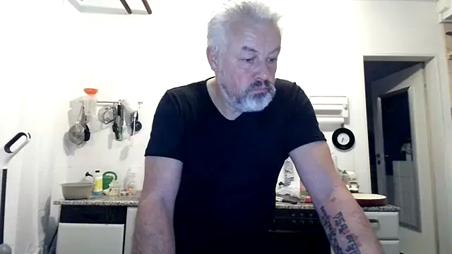 Berg Boy online show from 11/18/25, 05:33