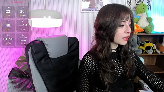 Snapshot of Miyuki_wolf chatting on 10/13/25, 08:32 Miyuki wolf online show from 10/13/25, 08:32