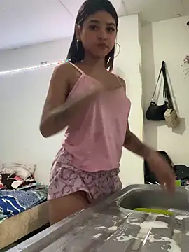 kityy playful online show from 12/20/25, 04:04