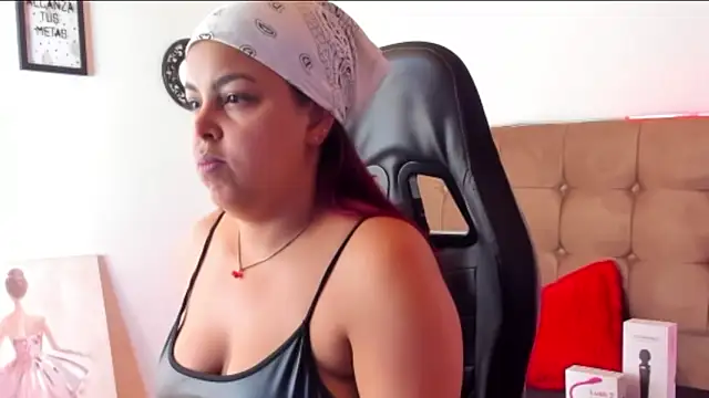 Snapshot of Mehlany_Moretz chatting on 12/01/25, 09:59 Mehlany Moretz online show from 12/01/25, 09:59