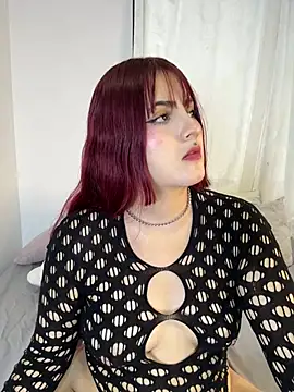 Ivelleee  online show from 03/28/26, 09:49