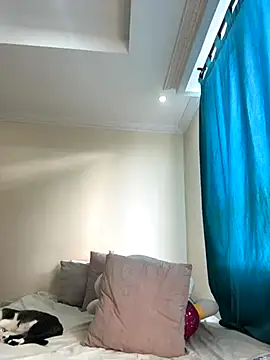 Ivelleee  online show from 10/09/25, 09:04