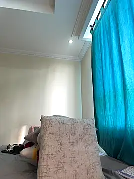 Ivelleee  online show from 10/16/25, 07:55