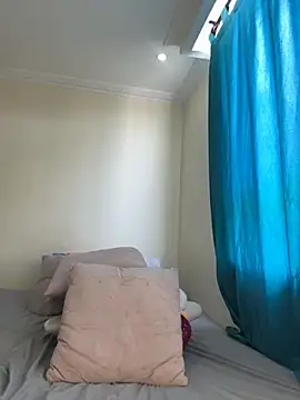 Ivelleee  online show from 10/19/25, 02:42