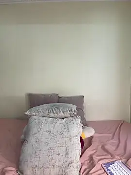 Ivelleee  online show from 12/18/25, 10:24