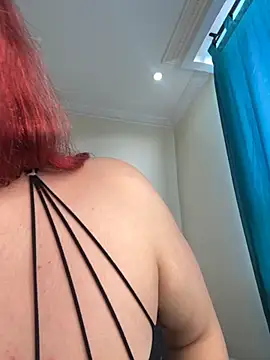 Ivelleee  online show from 11/25/25, 09:48