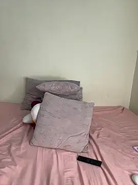 Ivelleee  online show from 12/15/25, 10:48