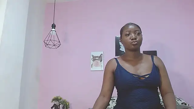 Snapshot of fiorela_madison chatting on 09/17/25, 12:29 fiorela madison online show from 09/17/25, 12:29
