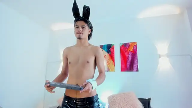 MathewAdams online show from 10/31/25, 06:37