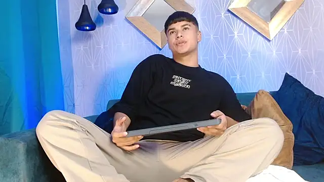 MathewAdams online show from 03/18/25, 07:33