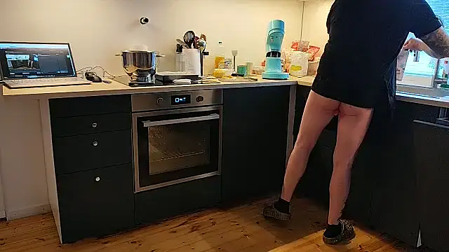 LucysSluttyHubby online show from 12/04/25, 10:14