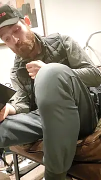 Snapshot of LKC94 chatting on 11/08/25, 12:47 LKC94 online show from 11/08/25, 12:47