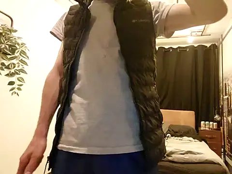 Snapshot of LKC94 chatting on 09/13/25, 01:27 LKC94 online show from 09/13/25, 01:27