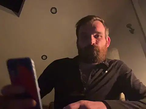 Snapshot of LKC94 chatting on 03/18/25, 11:31 LKC94 online show from 03/18/25, 11:31