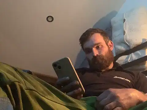 Snapshot of LKC94 chatting on 03/18/25, 04:18 LKC94 online show from 03/18/25, 04:18