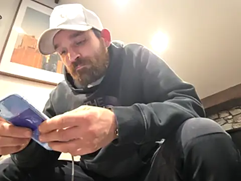 Snapshot of LKC94 chatting on 11/04/25, 01:53 LKC94 online show from 11/04/25, 01:53