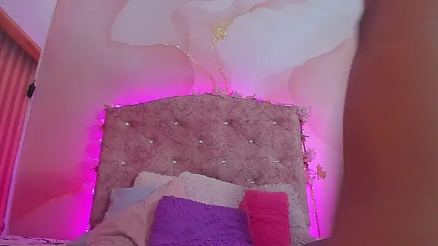 emily  sweet   online show from 11/12/25, 02:59