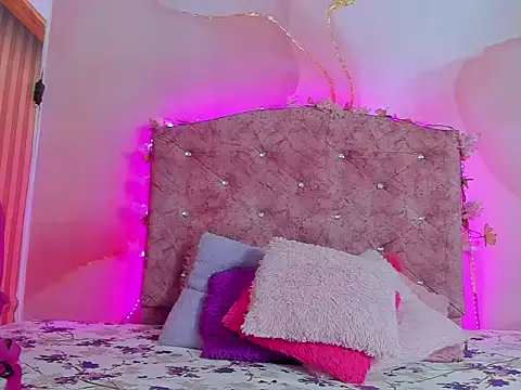 emily  sweet   online show from 11/14/25, 03:10