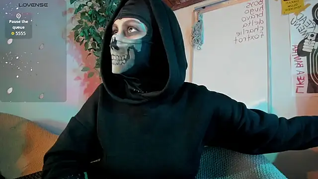 cos operator online show from 10/28/25, 07:57