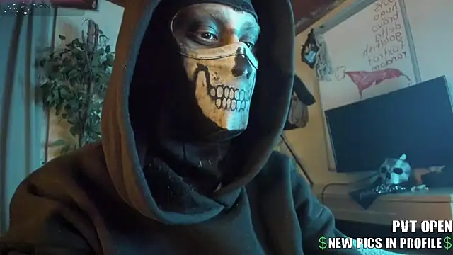 Snapshot of cos_operator chatting on 01/05/26, 08:23 cos operator online show from 01/05/26, 08:23