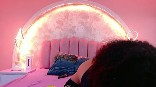 CamilaJohnston online show from 12/05/25, 04:27