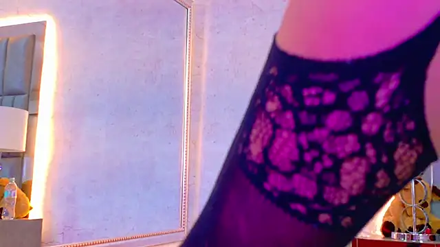 CamilaJohnston online show from 12/17/25, 09:42