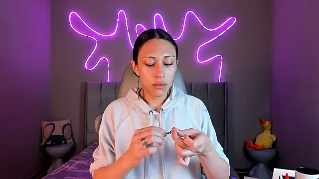 madison  rey online show from 12/02/25, 12:40