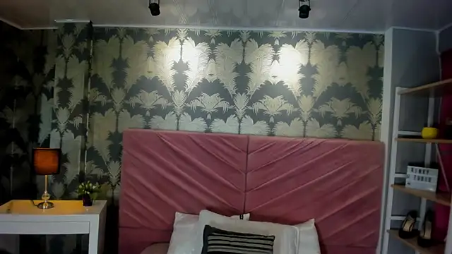 Karin Ks online show from 11/05/25, 07:17