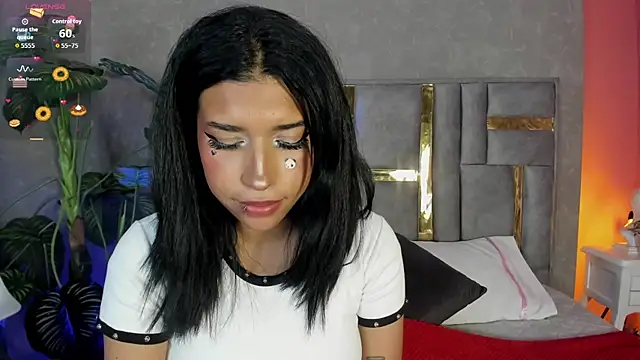 Snapshot of Karin_Ks chatting on 06/18/26, 03:05 Karin Ks online show from 06/18/26, 03:05