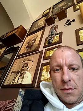 Snapshot of svenpfeifer chatting on 03/19/25, 07:29 svenpfeifer online show from 03/19/25, 07:29