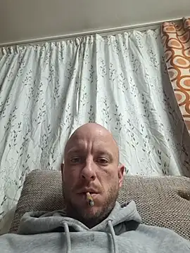 Snapshot of svenpfeifer chatting on 11/18/25, 03:59 svenpfeifer online show from 11/18/25, 03:59