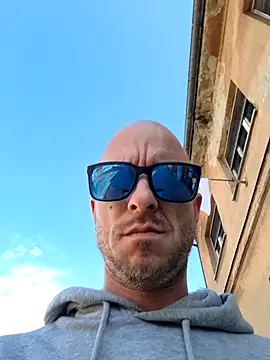 Snapshot of svenpfeifer chatting on 10/18/25, 01:13 svenpfeifer online show from 10/18/25, 01:13