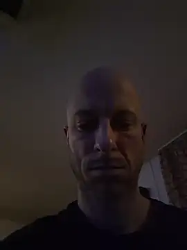 Snapshot of svenpfeifer chatting on 12/16/25, 01:10 svenpfeifer online show from 12/16/25, 01:10