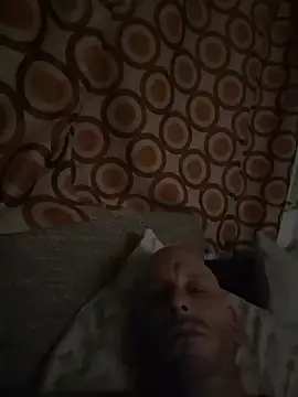 Snapshot of svenpfeifer chatting on 12/15/25, 04:07 svenpfeifer online show from 12/15/25, 04:07