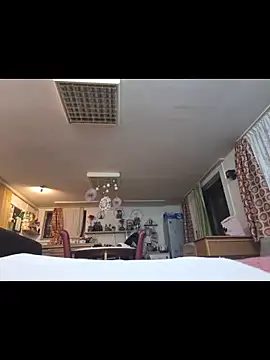 Snapshot of svenpfeifer chatting on 12/17/25, 05:18 svenpfeifer online show from 12/17/25, 05:18