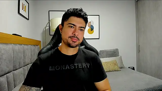 Snapshot of Dante_Storm chatting on 10/22/25, 04:39 Dante Storm online show from 10/22/25, 04:39