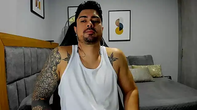 Snapshot of Dante_Storm chatting on 10/23/25, 04:49 Dante Storm online show from 10/23/25, 04:49