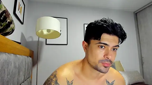 Snapshot of Dante_Storm chatting on 12/16/25, 02:27 Dante Storm online show from 12/16/25, 02:27