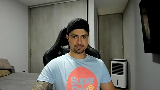 Snapshot of Dante_Storm chatting on 10/27/25, 03:29 Dante Storm online show from 10/27/25, 03:29