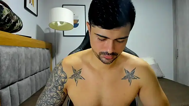 Snapshot of Dante_Storm chatting on 12/18/25, 02:38 Dante Storm online show from 12/18/25, 02:38