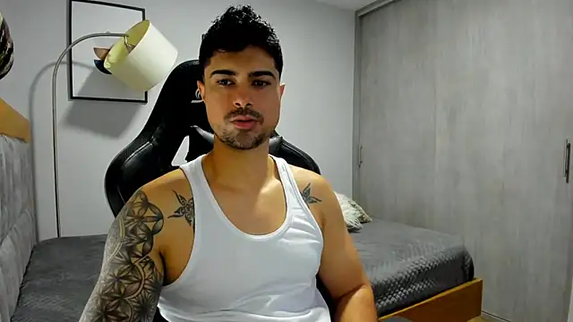 Snapshot of Dante_Storm chatting on 11/14/25, 12:42 Dante Storm online show from 11/14/25, 12:42